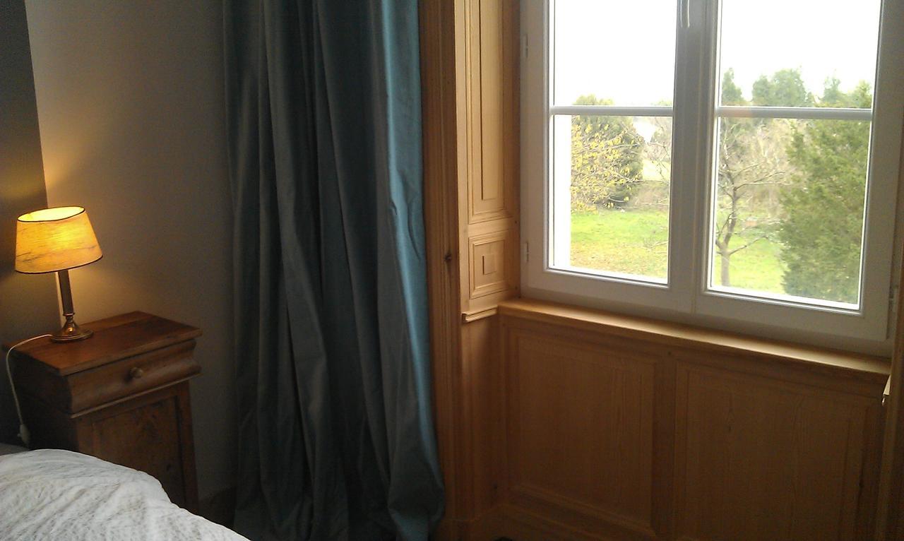 Bed and Breakfast Le Dojo Du Plessis Mareuil  Zimmer foto