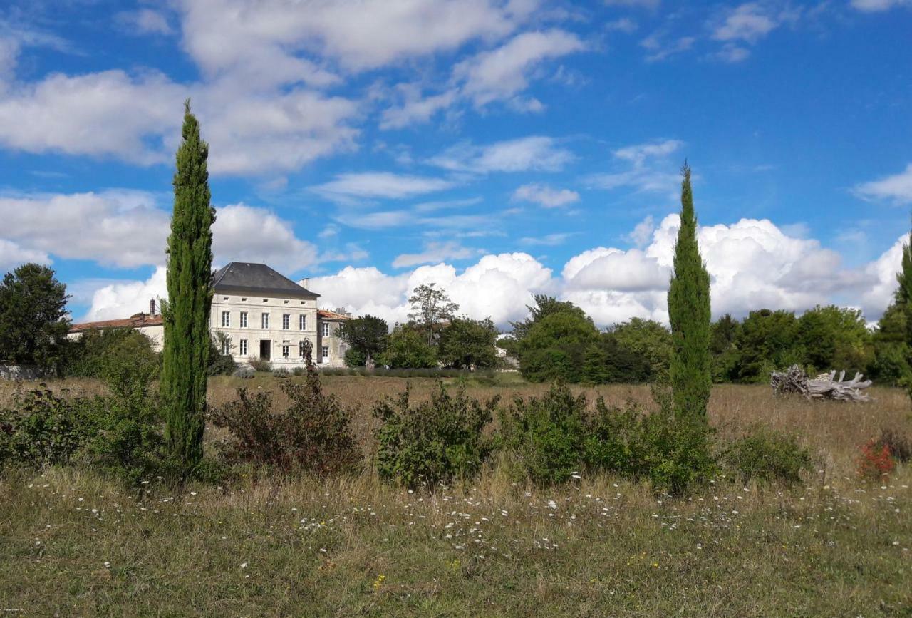 Bed and Breakfast Le Dojo Du Plessis Mareuil  Exterior foto